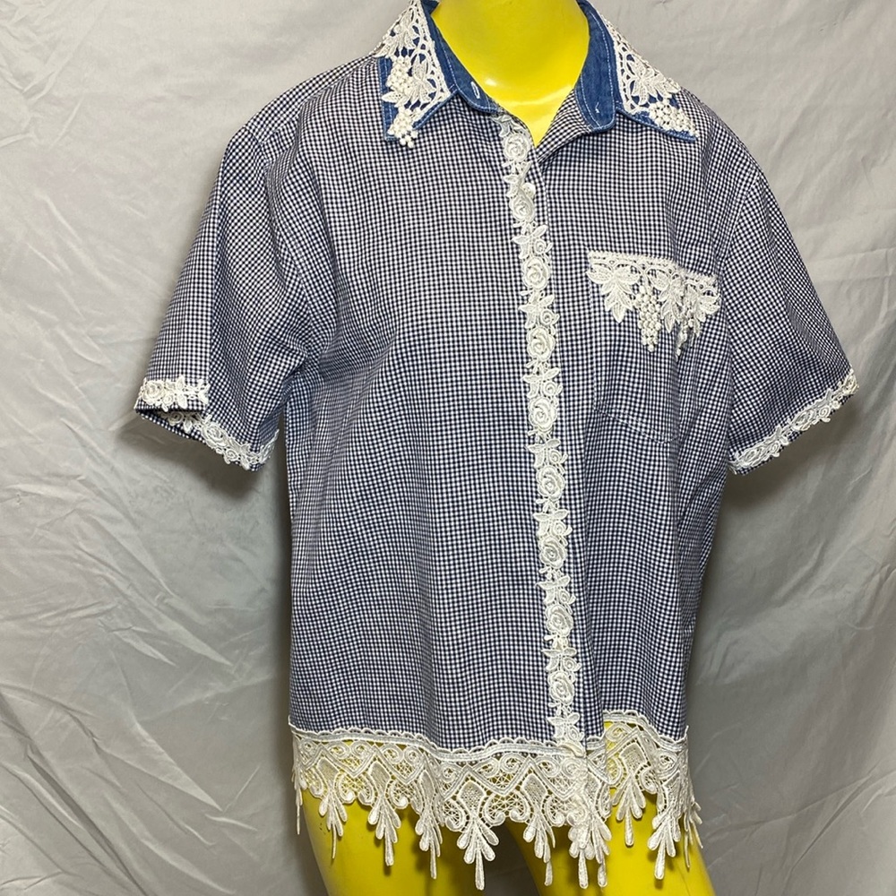 NWOT Haiks brand size Medium button down blue/white checkered, white floral lace